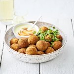 Bitterballen met duivelse dip