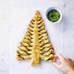 Sapin feuilleté au pesto de chou frisé et fromage