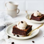 Brownie met koffie-ijs 