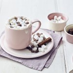 Chocolademelk met marshmallows