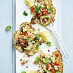 Chou-fleur grillé, légumes et salsa épicée