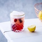 Mocktail met Hoegaarden 0.0 en veenbessen