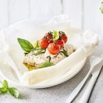 Papillote de grondin perlon et tomates cerises