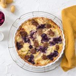 Quiche met rode kool, aardappel en worst