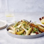 Salade met peer, venkel, blauwe kaas en tarwekorrels