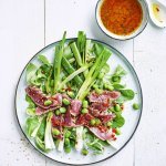 Salade de carpaccio de bœuf et vinaigrette thaï