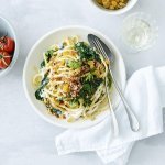 Spaghetti met andijvie, spinazie en blauwe schimmelkaas 