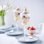 Trifle met crème anglaise en meringue