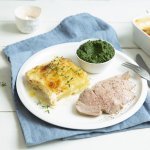 Varkenshaasje met aardappelgratin en spinaziemousse