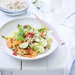 Vegetarische groentewok met spitskool, paksoi, venkel en wortel