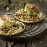 Filodeegtaartje met knolselderpuree en Sint-Jakobsvruchten