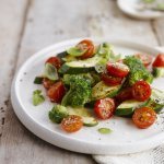 Wokschotel van broccoli en courgette