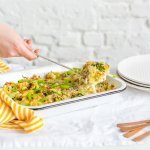 Zalm-aardappelschotel met broccoli
