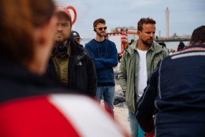 Jasper Moeyaert met Onder Vuur-crew Jasper Moeyaert met Onder Vuur-crew