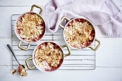 Aardbei-rabarbercrumble Aardbei-rabarbercrumble