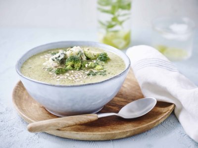 Broccolisoep met blauwe kaas Broccolisoep met blauwe kaas