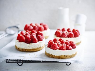 Cheesecake met witte chocolade en frambozen Cheesecake met witte chocolade en frambozen