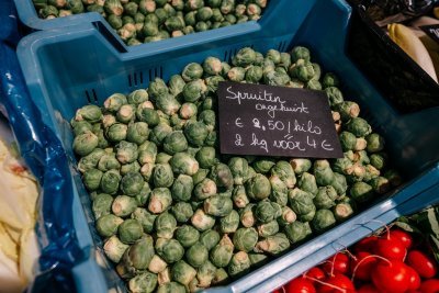 Spruitjes met prijsaanduiding