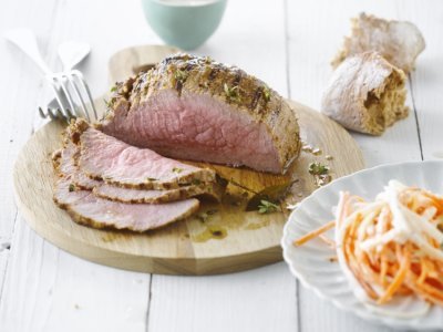 Gegrilde rosbief met frisse koolsalade Gegrilde rosbief met frisse koolsalade