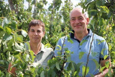 Fruitkwekers Agnes en Luc van Gezond van bij ons Fruitkwekers Agnes en Luc van Gezond van bij ons