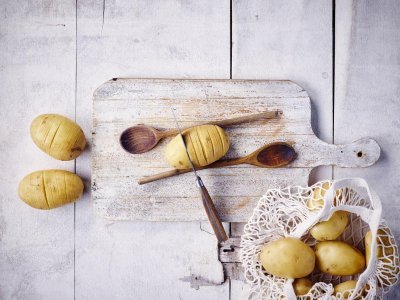 Hasselback aardappel snijden