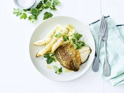 Schorseneren met kruidenpuree en omegabaars Schorseneren met kruidenpuree en omegabaars