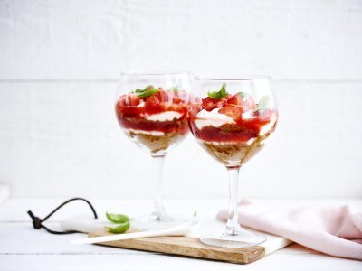 Trifle met aardbeien en speculaas Trifle met aardbeien en speculaas
