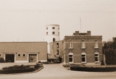 Gebouw Vondelmolen in 1964 © Vondelmolen Gebouw Vondelmolen in 1964 © Vondelmolen