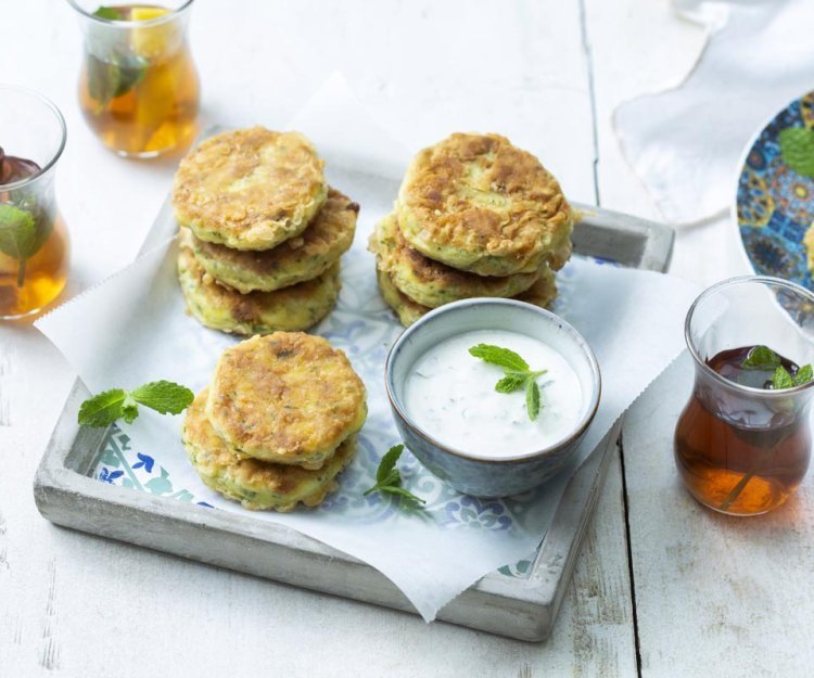 Aardappelkoekjes met snelle dip Aardappelkoekjes met snelle dip