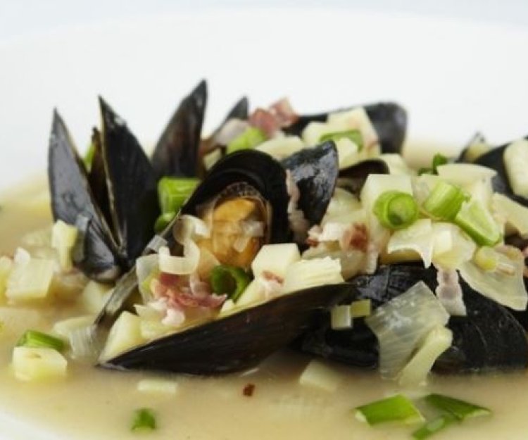 Soupe de pommes de terre et moules Soupe de pommes de terre et moules