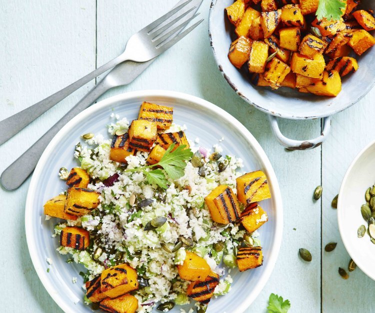 Couscous de chou-fleur, graines de tournesol et potiron grillé Couscous de chou-fleur, graines de tournesol et potiron grillé