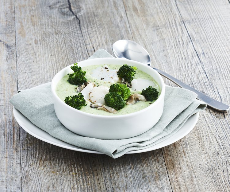 Broccoliroomsoep met oesters en sint-jakobsvruchten