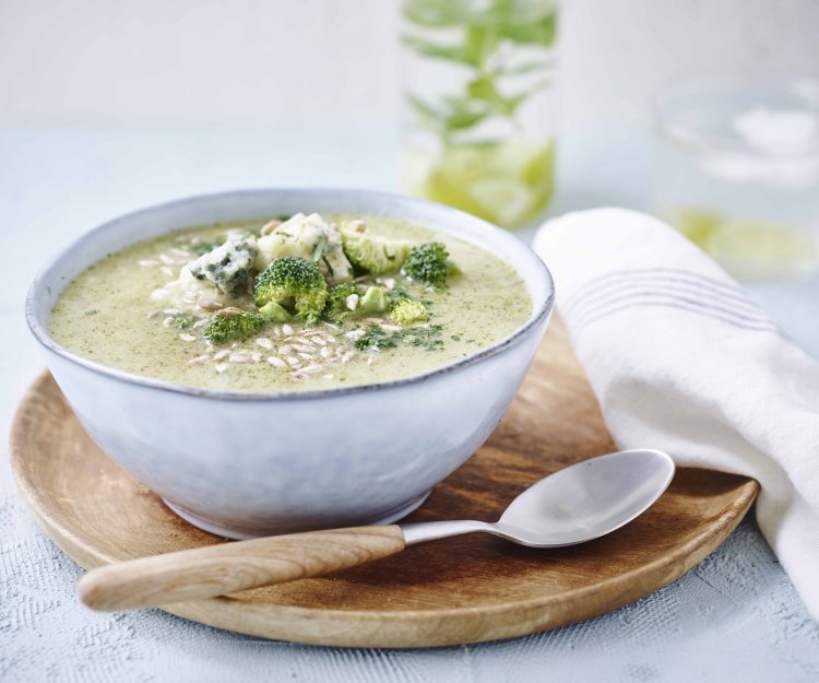 Broccolisoep met blauwe kaas Broccolisoep met blauwe kaas