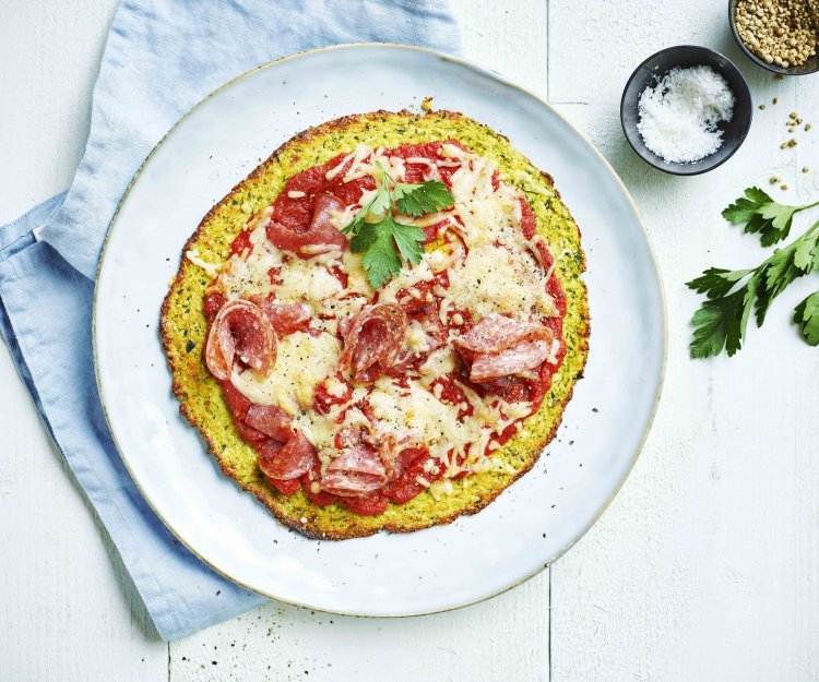 Pizza de courgettes au salami