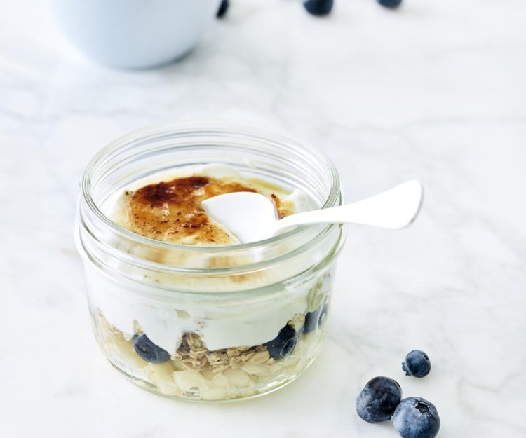 Crème brûlée de yaourt au granola Crème brûlée de yaourt au granola