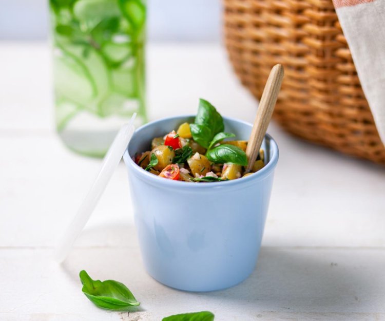 Frisse aardappelsalade met yoghurtdressing Frisse aardappelsalade met yoghurtdressing