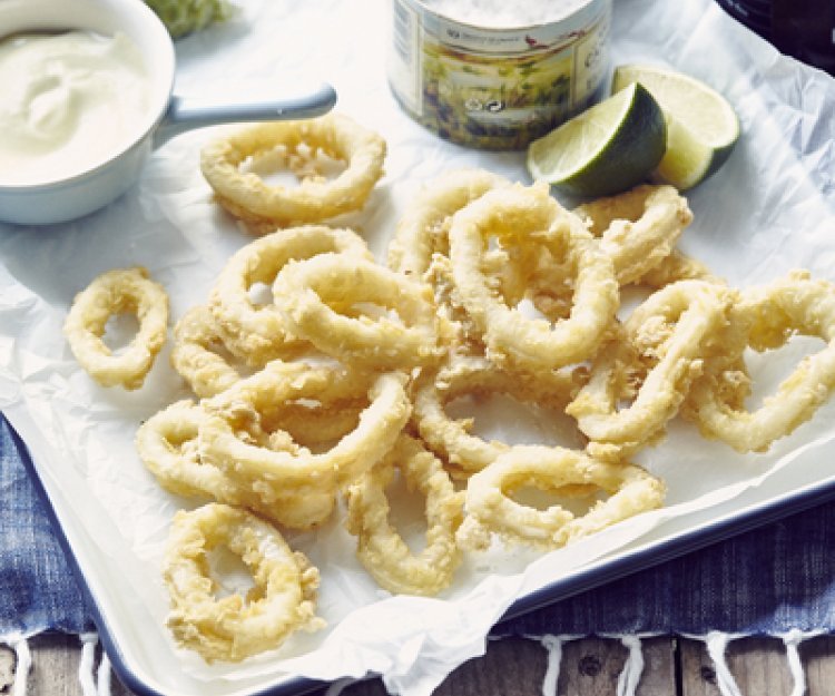 Calamares met wasabimayonaise en koriander