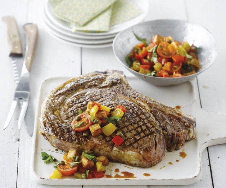Côte à l’os grillée et salsa de poivrons grillés Côte à l’os grillée et salsa de poivrons grillés