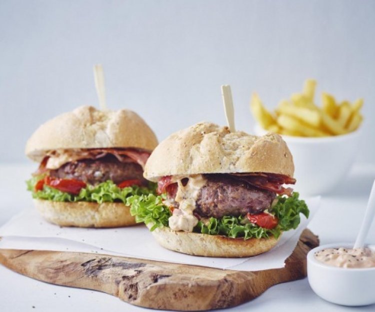 Hamburger parfait et sauce maison