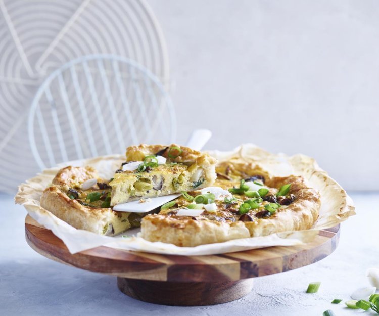 Quiche aux champignons, jeunes oignons et Brugge Vieux Quiche aux champignons, jeunes oignons et Brugge Vieux