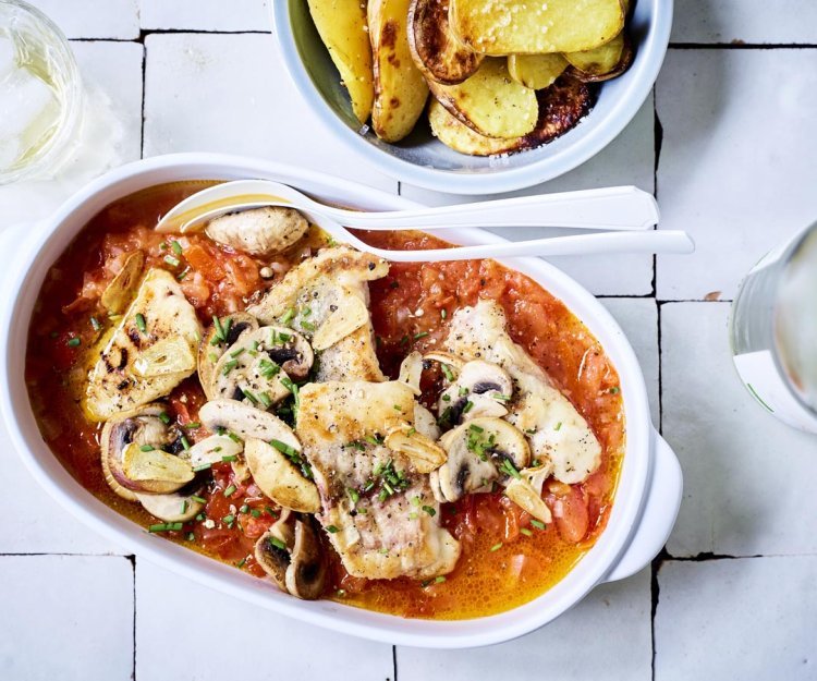 Grondin poêlé aux champignons, sauce tomate