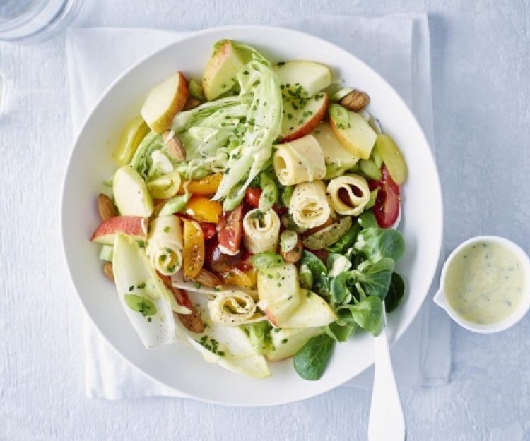 Salade de pommes et fromage belge