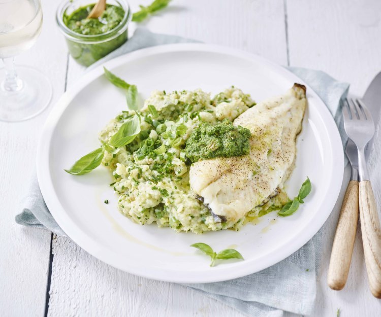 Tarbot met salsa verde en een zomerse puree Tarbot met salsa verde en een zomerse puree