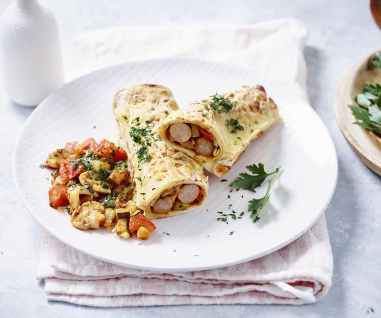 Wrap met worst, champignons en courgette Wrap met worst, champignons en courgette