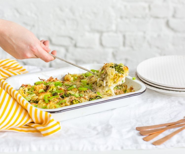 Zalm-aardappelschotel met broccoli Zalm-aardappelschotel met broccoli