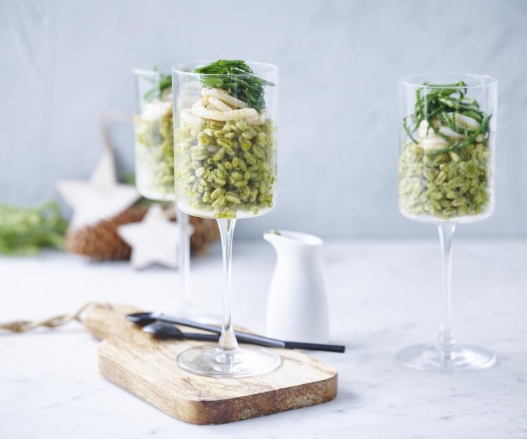 Zeekat met tarwekorrels en groene saus Zeekat met tarwekorrels en groene saus