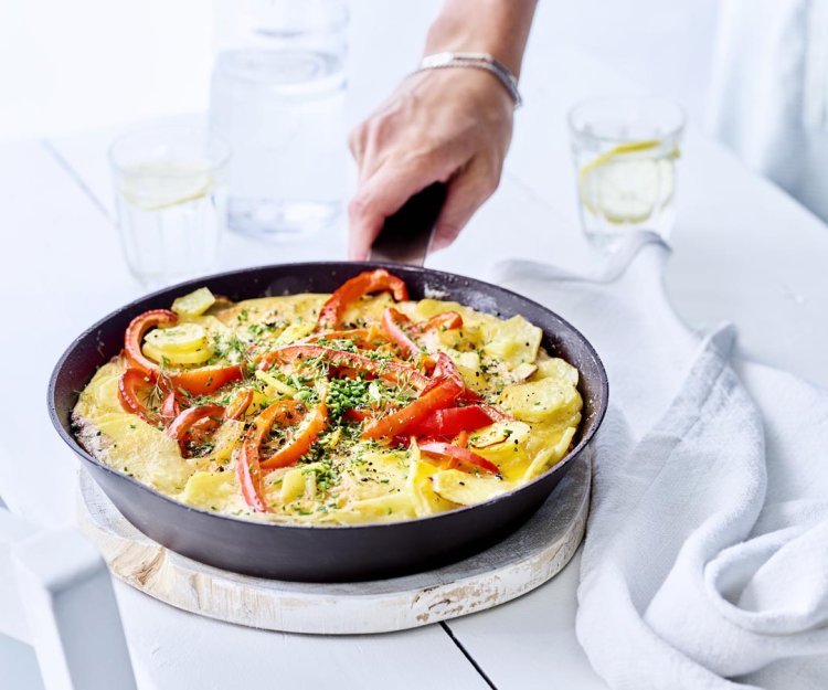 Zomerse tortilla met rode paprika Zomerse tortilla met rode paprika