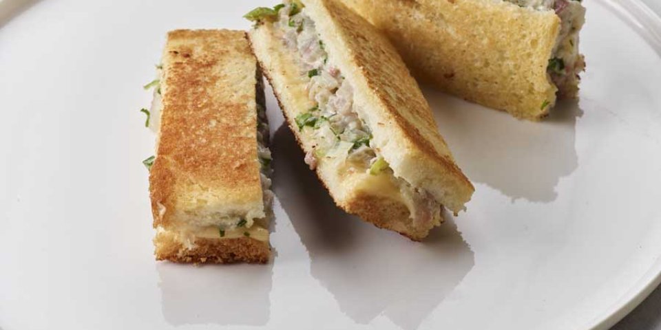 Croque-monsieur au fromage et rouget barbet Croque-monsieur au fromage et rouget barbet
