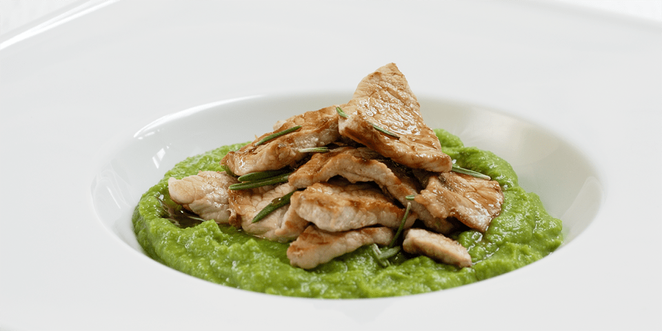 Erwtenpuree met gegrilde varkensreepjes Erwtenpuree met gegrilde varkensreepjes