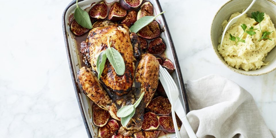 Poulet mariné farci aux figues et aux châtaignes Poulet mariné farci aux figues et aux châtaignes